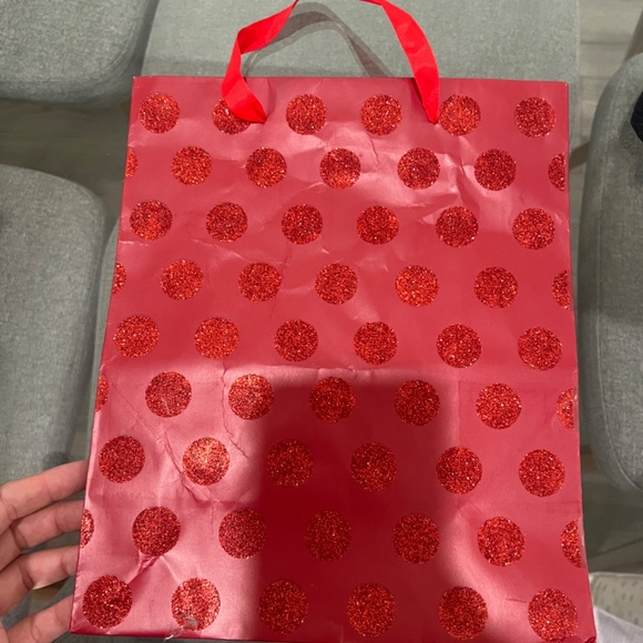 CHRISTMAS/ NEW YEARS GIFT BAGS ( 5 PIECES ) Size medium, small and Bottle size - Picture 3 of 5